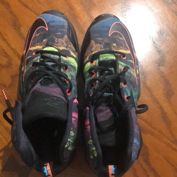 Lebron XIII Multi-Color - Youth 7 - Picture 6 of 7